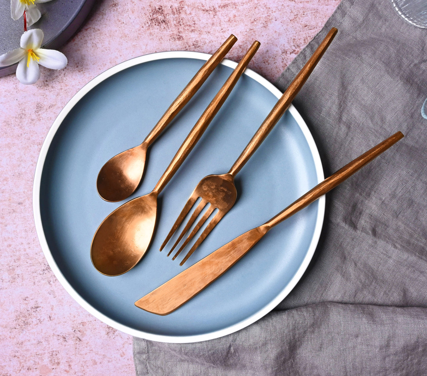 Sapphire Collection - Cutlery Set with Luxurious Pine Wood Gift Box