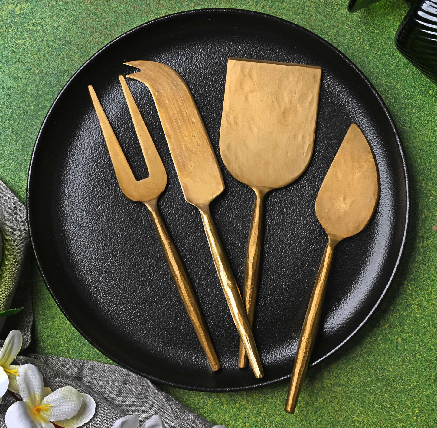 Sapphire Collection - Cheese Knives Set of 4 with Luxurious Gift Box