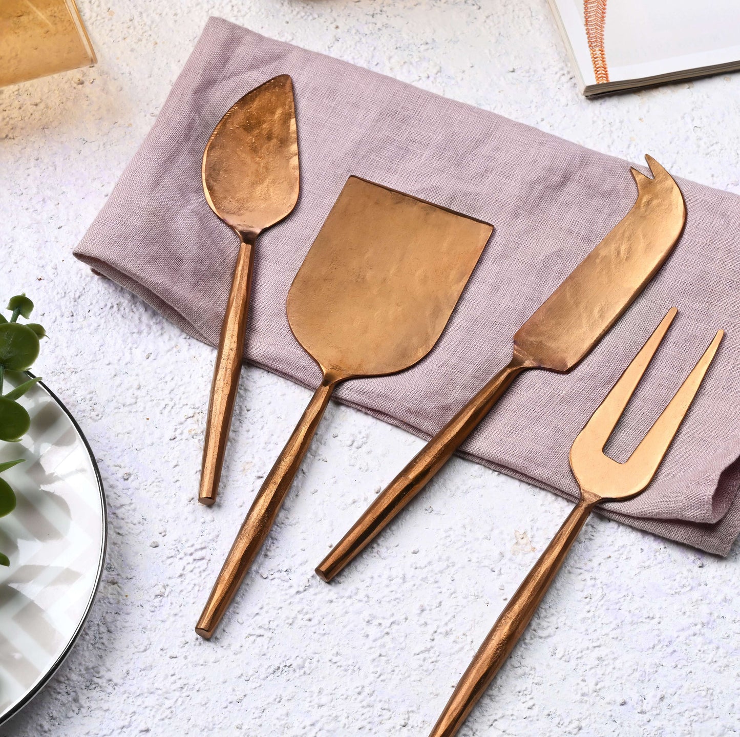 Sapphire Collection - Cheese Knives Set of 4 with Luxurious Gift Box